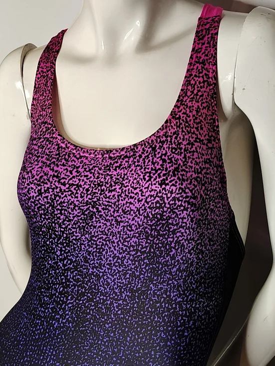 Speedo Women's Pink to Black Ombre Performance One-Piece Ultra back Swimsuit - Picture 7 of 16